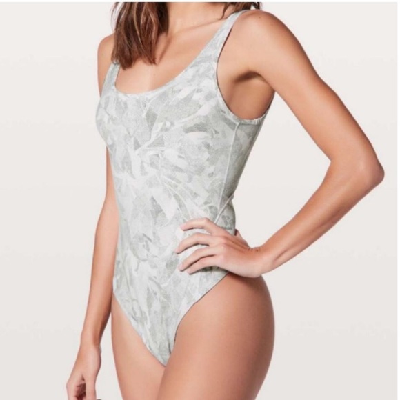 lululemon athletica Tops - Lululemon 🍋 Arise Bodysuit Size 6